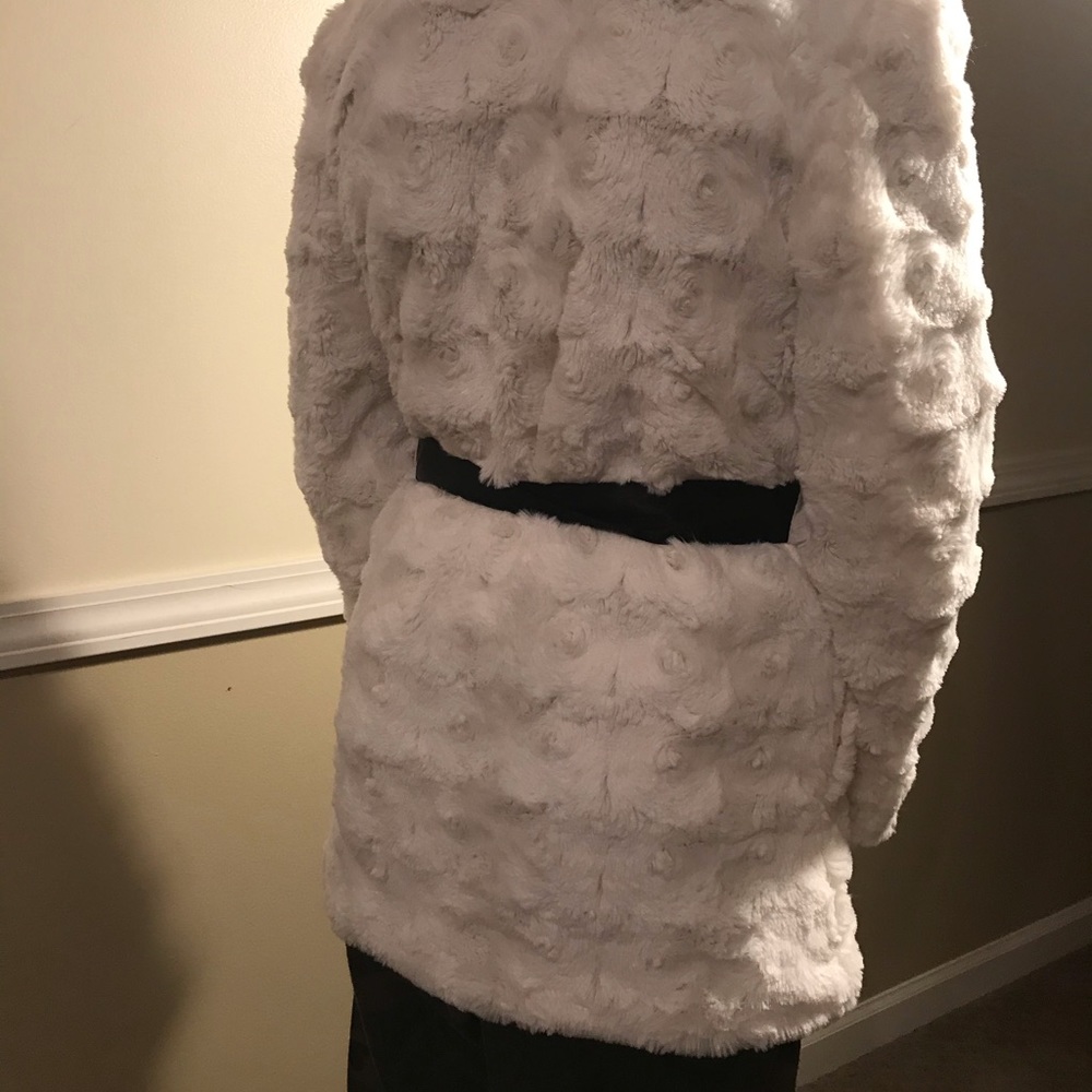 Coat - Picture 9 of 15